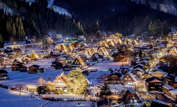 shirakawago light up