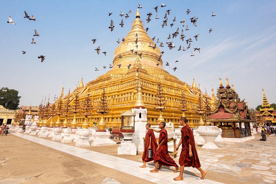 เที่ยววันหยุด, ชเวมอดอ, พระธาตุมุเตา