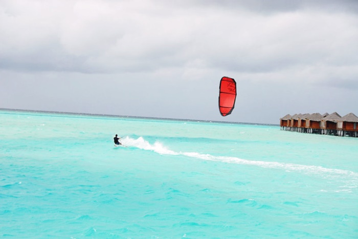 Kitesurfing