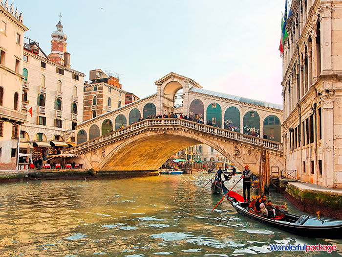 Rialto Bridge (Ponte di Rialto)