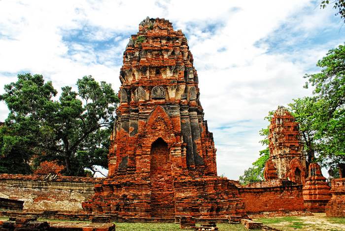 วัดมหาธาตุ (Wat Mahathat)