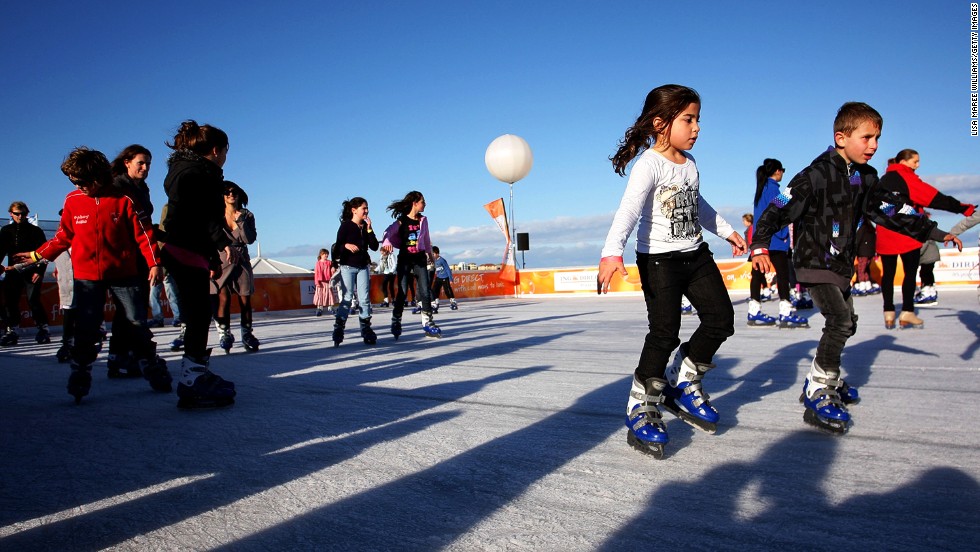 หนาวนี้ไปเล่นสเก็ตน้ำแข็ง กับ 10 ลานสเก็ตที่สวยที่สุดในโลก