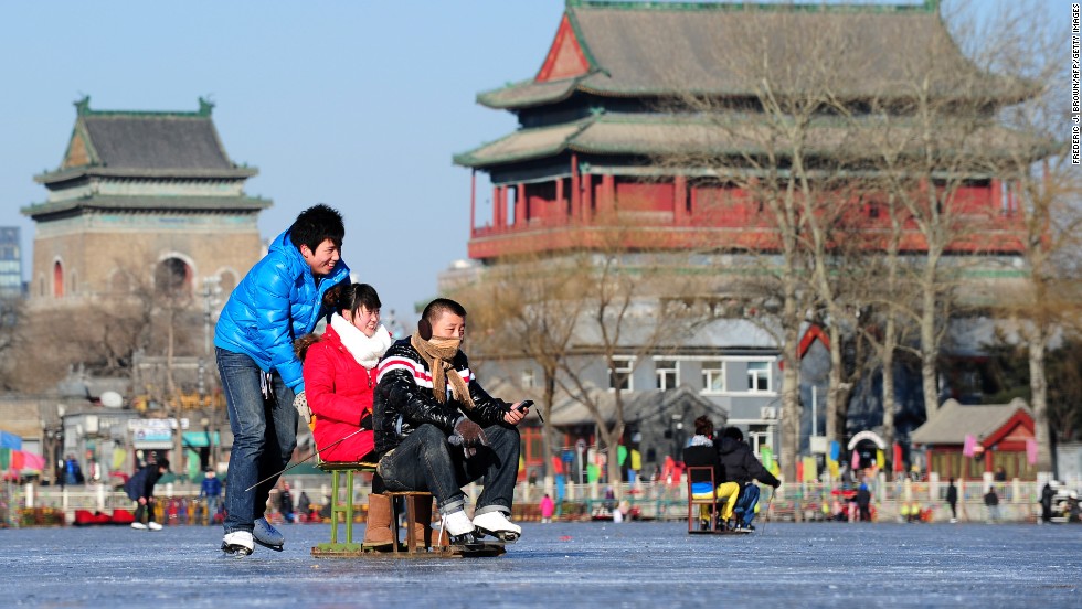 หนาวนี้ไปเล่นสเก็ตน้ำแข็ง กับ 10 ลานสเก็ตที่สวยที่สุดในโลก