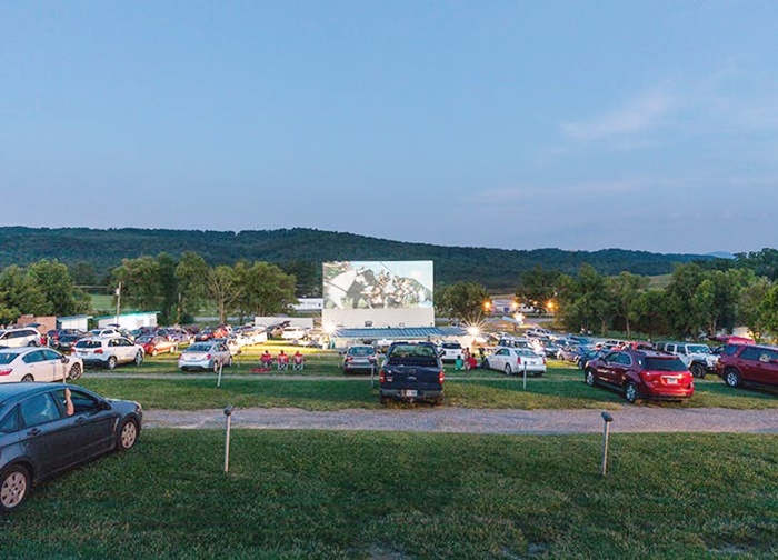 HULL'S DRIVE-IN (LEXINGTON, VA)