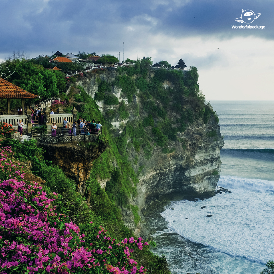 วิวทะเลหลักล้าน วิหารอูลูวาตู (Uluwatu) บาหลี