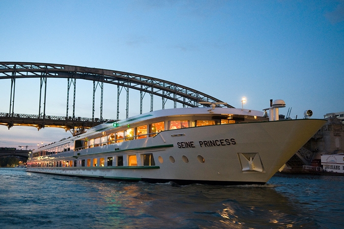 เรือล่องแม่น้ำยุโรป, croisi cruise