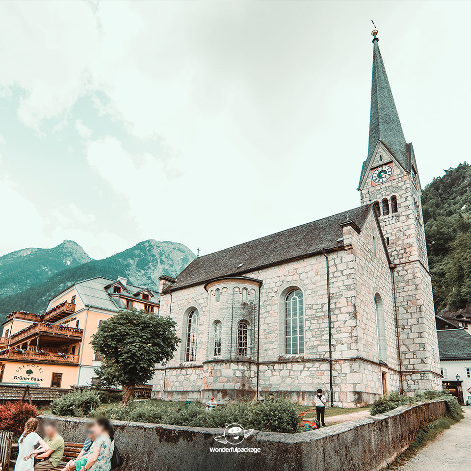 ฮัลล์สตัทท์ (Hallstatt) เมืองริมทะเลสาบสวยที่สุดในโลก