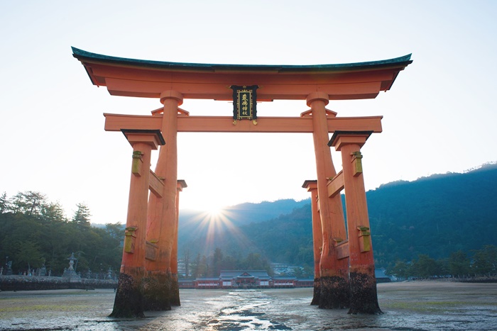 ศาลเจ้าอิสึกุชิมะ (Itsukushima) 