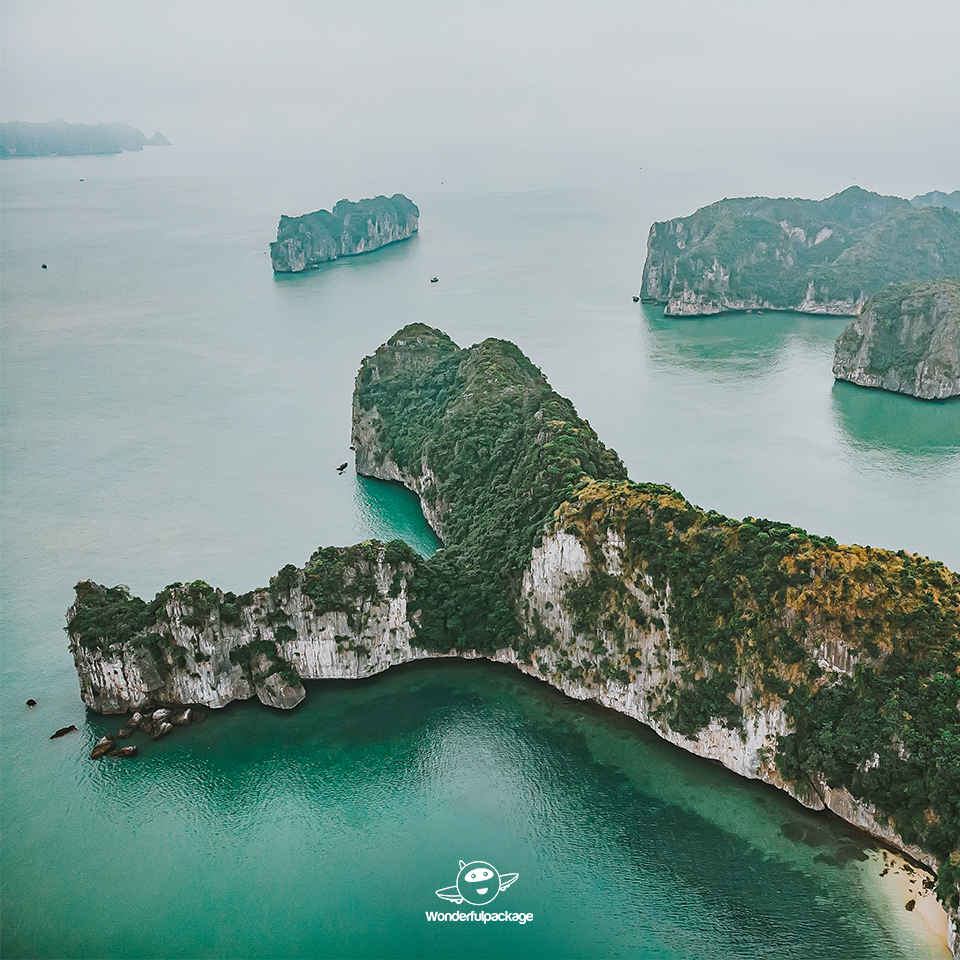 สุดยอดอลังการธรรมชาติ อ่าวฮาลอง (Halong Bay) เวียดนาม