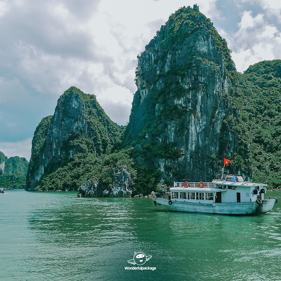 สุดยอดอลังการธรรมชาติ อ่าวฮาลอง (Halong Bay) เวียดนาม