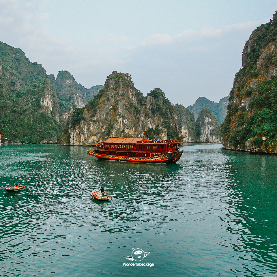 สุดยอดอลังการธรรมชาติ อ่าวฮาลอง (Halong Bay) เวียดนาม