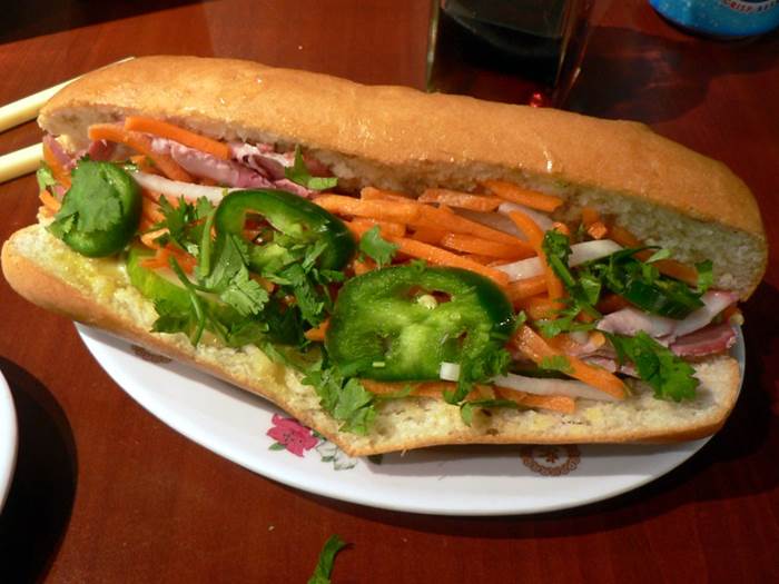 บั๋นหมี่ (Banh mi)