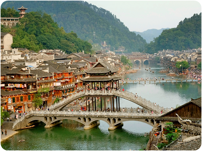 ทัวร์ส่วนตัวจางเจียเจี้ยถ้ำประตูสวรรค์ เมืองโบราณเฟิ่งหวง 5 วัน 4 คืน