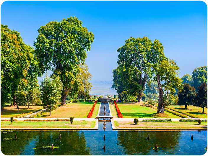 สวนนิชาท (Nishat garden)