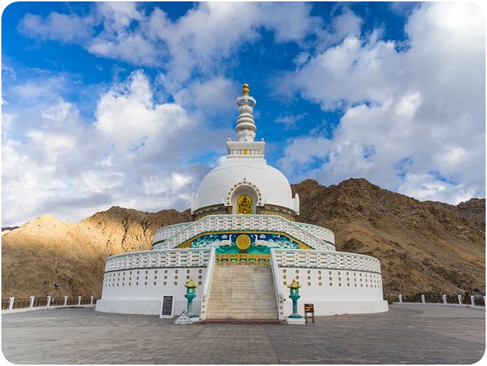 เจดีย์สันติภาพ (Shanti Stupa)
