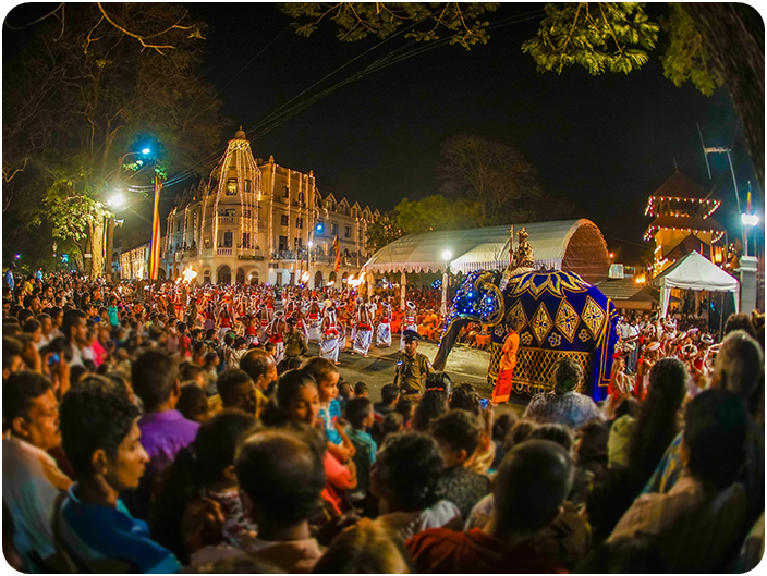 พิธีแห่พระเขี้ยวแก้ว (Esala Perahera)